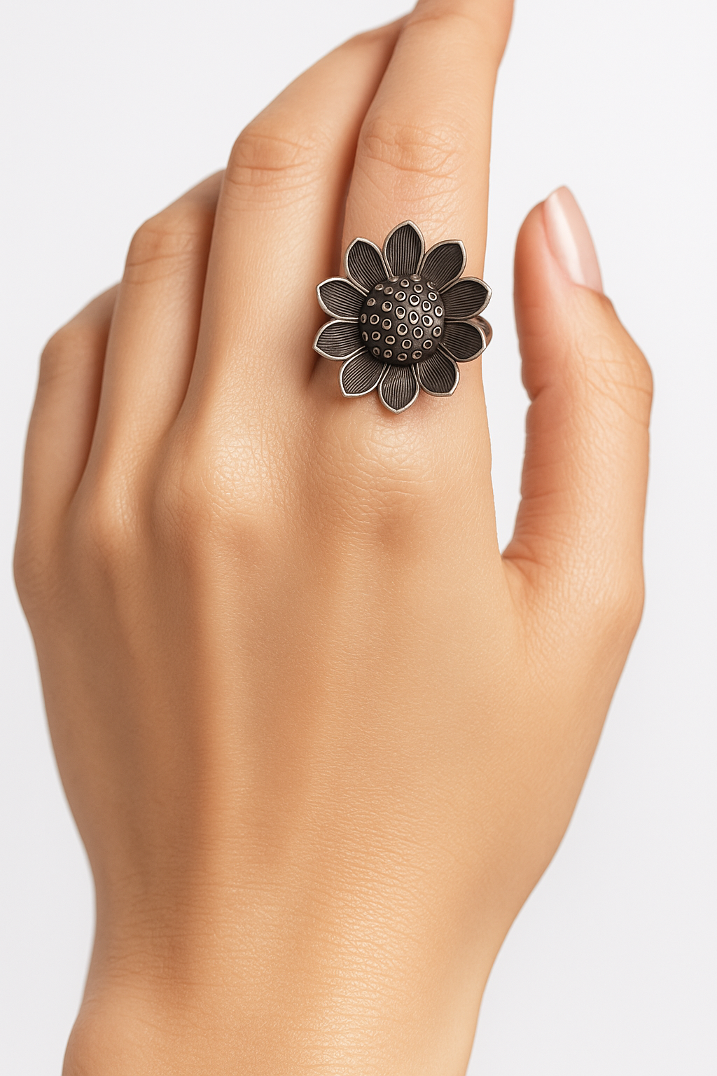 Antique Daisy -Ring