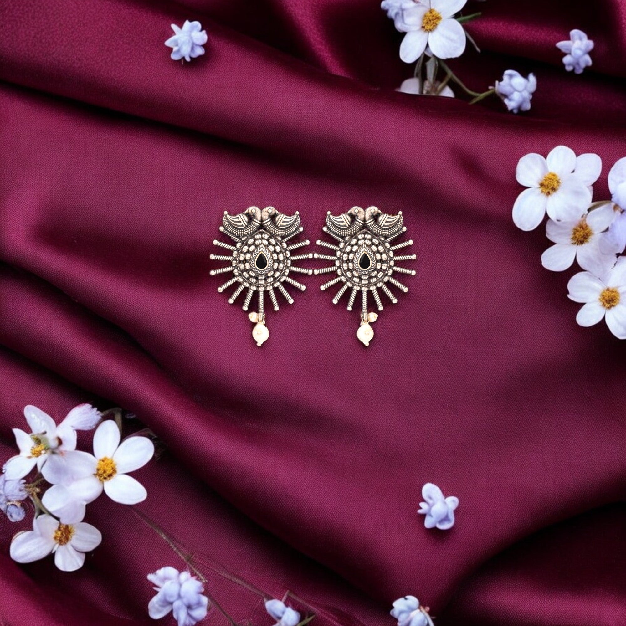 Azure Nest Earrings-black