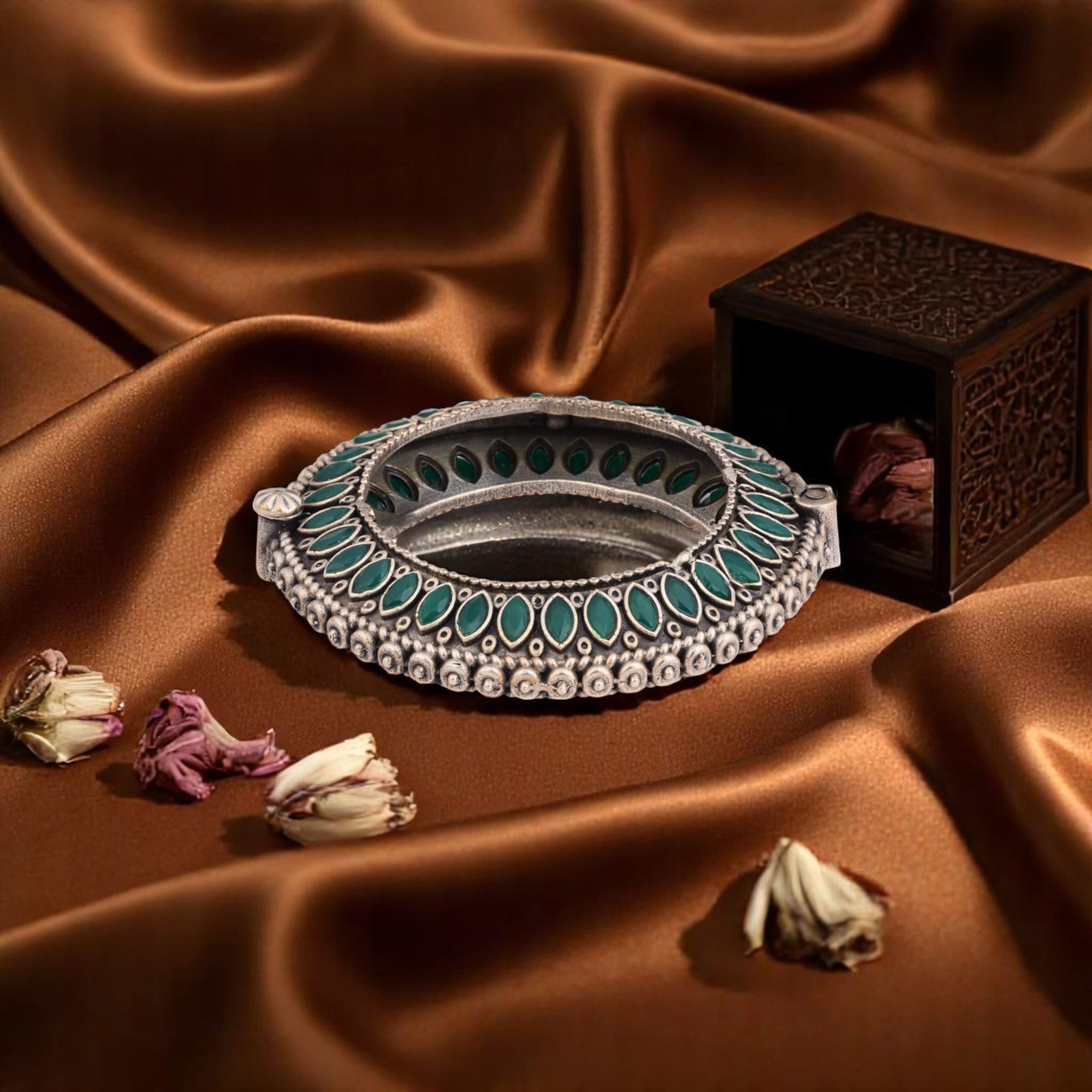 GULNAR ANTIQUE GRACE - green